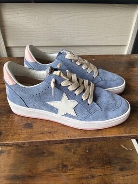 Vintage Havana - Blue Suede Sneakers with Pink Heel